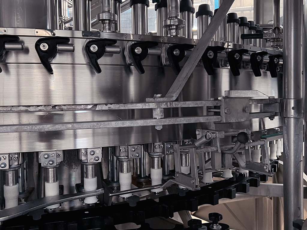 Trouvez des pièces détachées pour zone tournante compatibles avec les meilleures marques de machines d'embouteillage. Complétez votre commande en ligne !