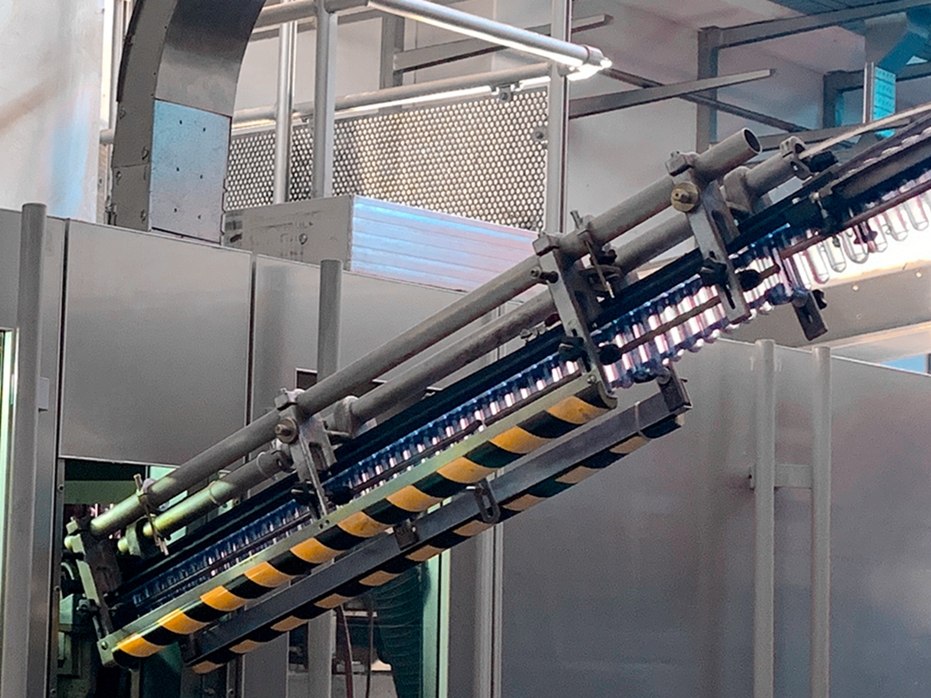 Trouvez des pièces détachées pour zone d'alimentation des préformes compatibles avec les meilleures marques de machines d'embouteillage. Complétez votre commande !